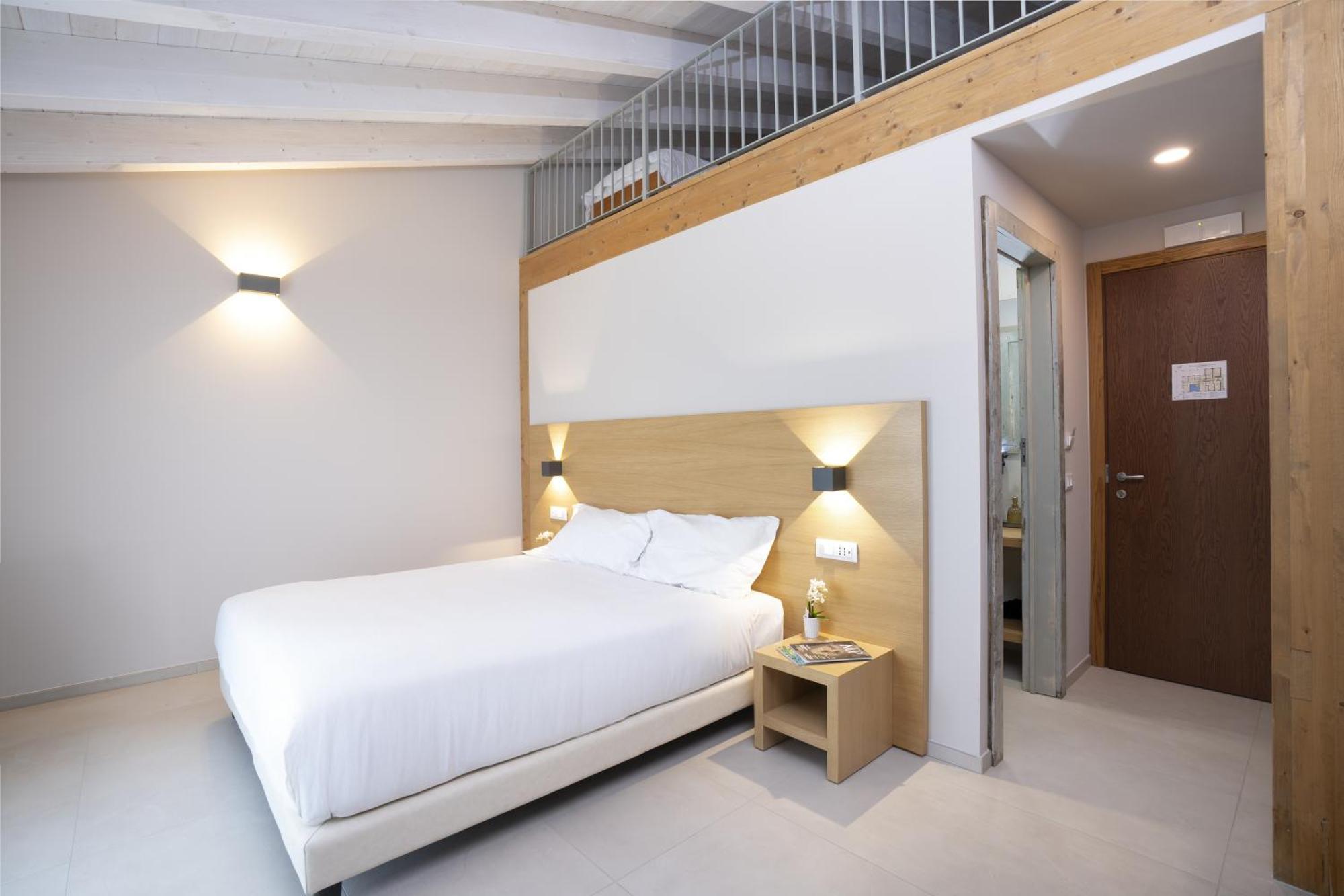 אוריסטאנו Ros'E Mari Green Home Hotel מראה חיצוני תמונה
