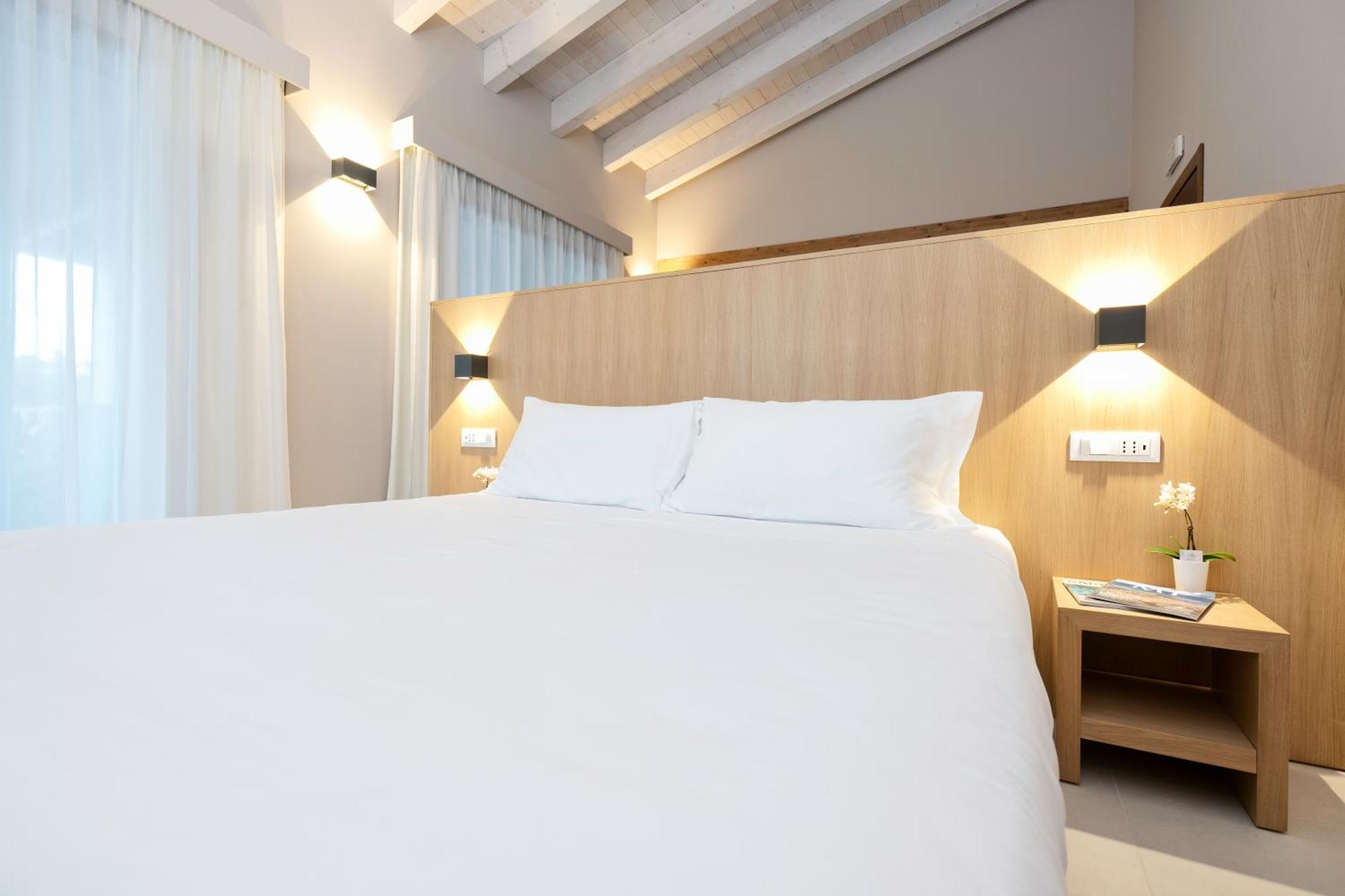 אוריסטאנו Ros'E Mari Green Home Hotel מראה חיצוני תמונה