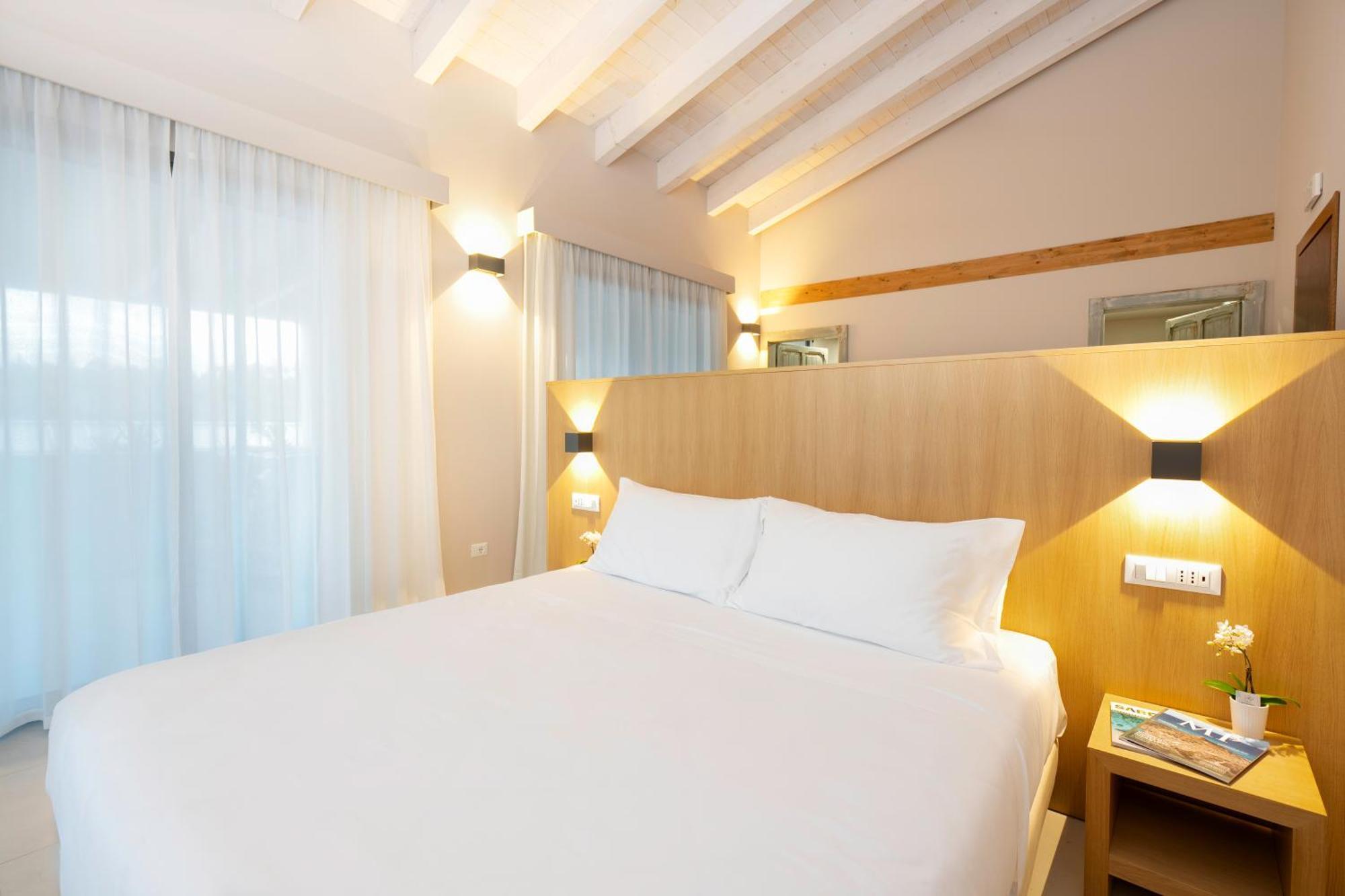 אוריסטאנו Ros'E Mari Green Home Hotel מראה חיצוני תמונה